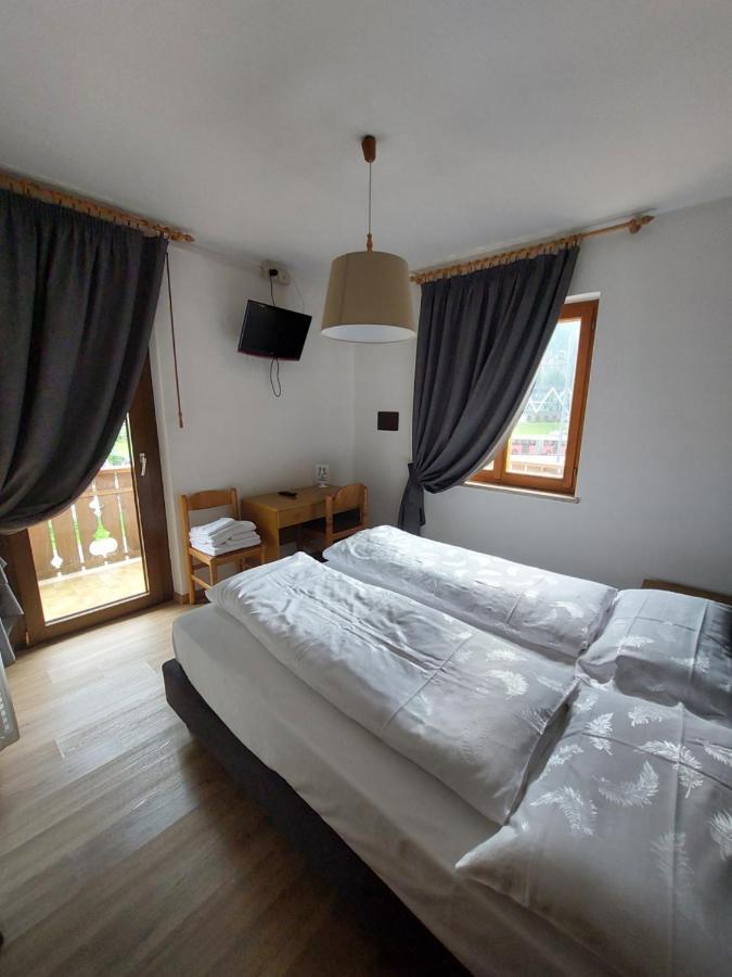 カナツェーイ Garni Monika Bed & Breakfast エクステリア 写真