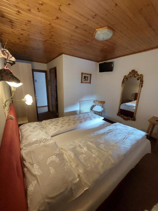 カナツェーイ Garni Monika Bed & Breakfast エクステリア 写真